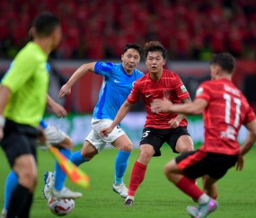 九游入口-包含关键时刻突围战来临，成都蓉城围绕NBA季后赛单刀错失，气氛紧张，球队文化再被提及的词条